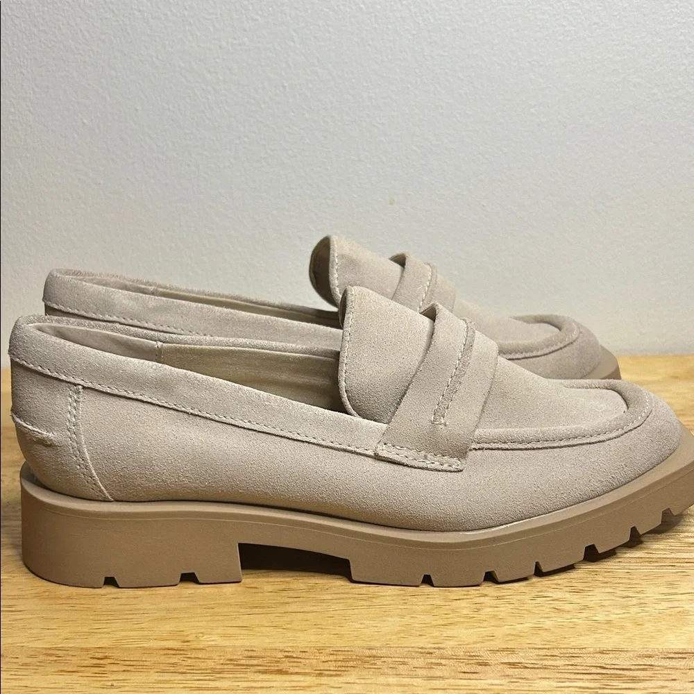 Dolce Vita Cream- Size 6.5 Suede Loafers - Picture 4 of 10